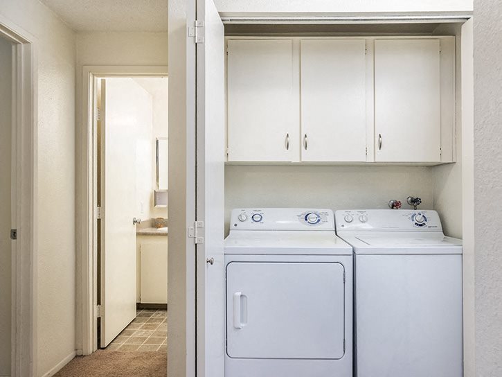 Forest Ridge Apartments 2 bedroom, 1 bath - 939 SF